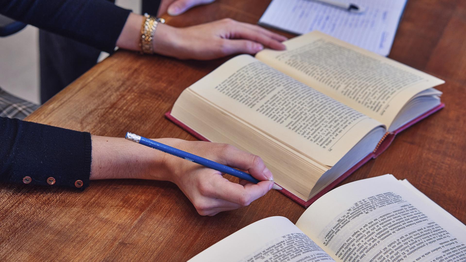 The AI Librarian: How Artificial Intelligence is Reshaping Library Services